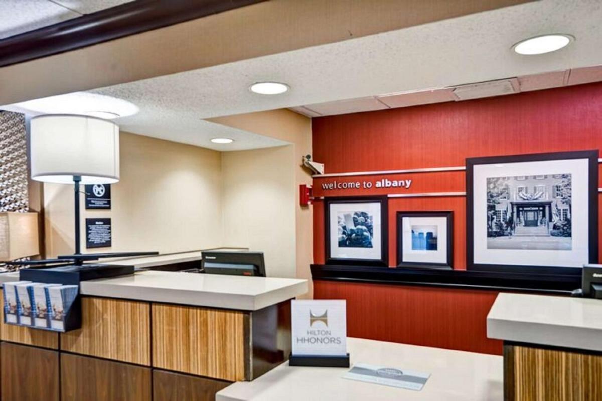 Hampton Inn Albany-Wolf Road - image 2