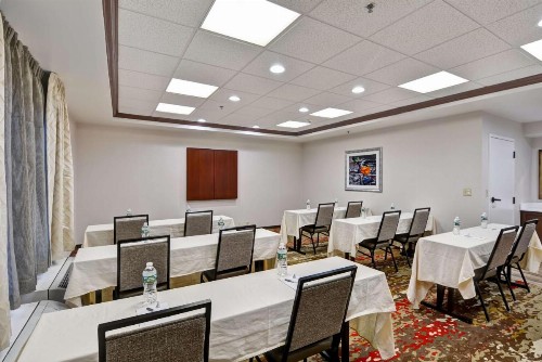 Hampton Inn Albany-Wolf Road - image 6