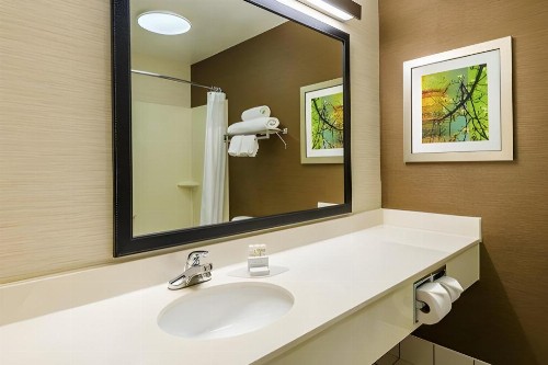 Fairfield Inn by Marriott Albany University Area - image 28