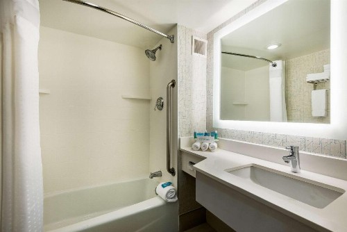 Holiday Inn Express Albany Downtown an IHG Hotel - image 12