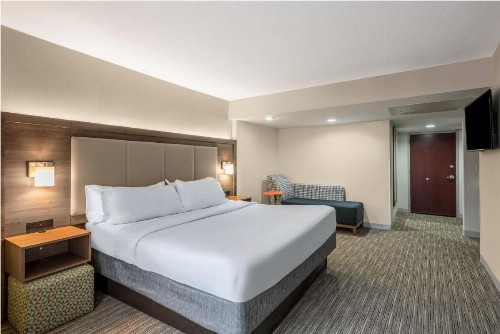 Holiday Inn Express Albany Downtown an IHG Hotel - image 24