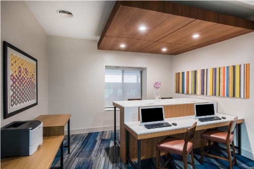 Holiday Inn Express Albany Downtown an IHG Hotel - image 30