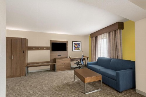 Holiday Inn Express Albany Downtown an IHG Hotel - image 40