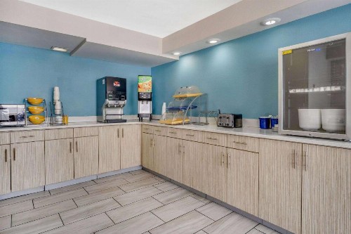 Days Inn by Wyndham Albany SUNY - image 11