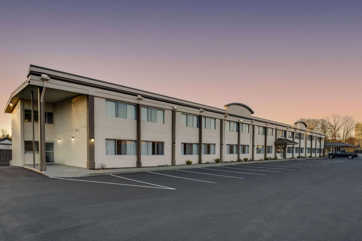 Days Inn by Wyndham Albany SUNY - image 5