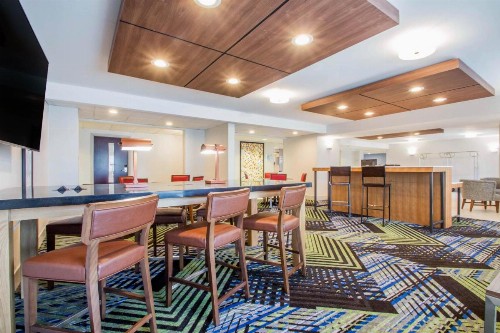 Holiday Inn Express & Suites - Albany Airport - Wolf Road an IHG Hotel - image 11