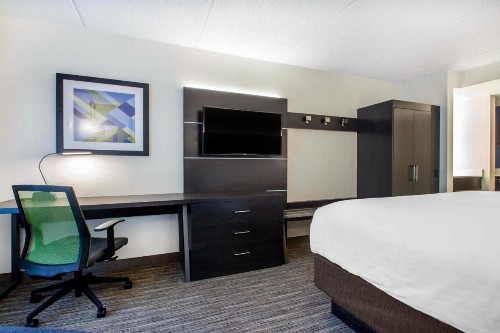 Holiday Inn Express & Suites - Albany Airport - Wolf Road an IHG Hotel - image 20