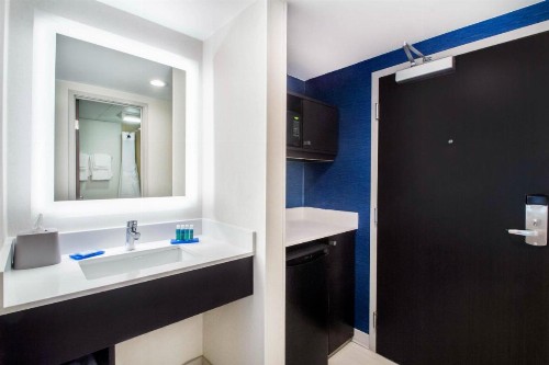 Holiday Inn Express & Suites - Albany Airport - Wolf Road an IHG Hotel - image 24