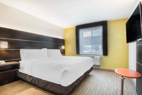 Holiday Inn Express & Suites - Albany Airport - Wolf Road an IHG Hotel - image 27
