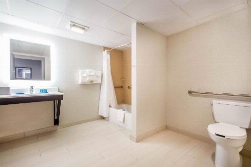 Holiday Inn Express & Suites - Albany Airport - Wolf Road an IHG Hotel - image 28