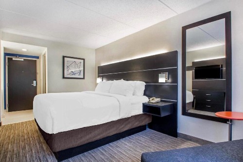 Holiday Inn Express & Suites - Albany Airport - Wolf Road an IHG Hotel - image 29