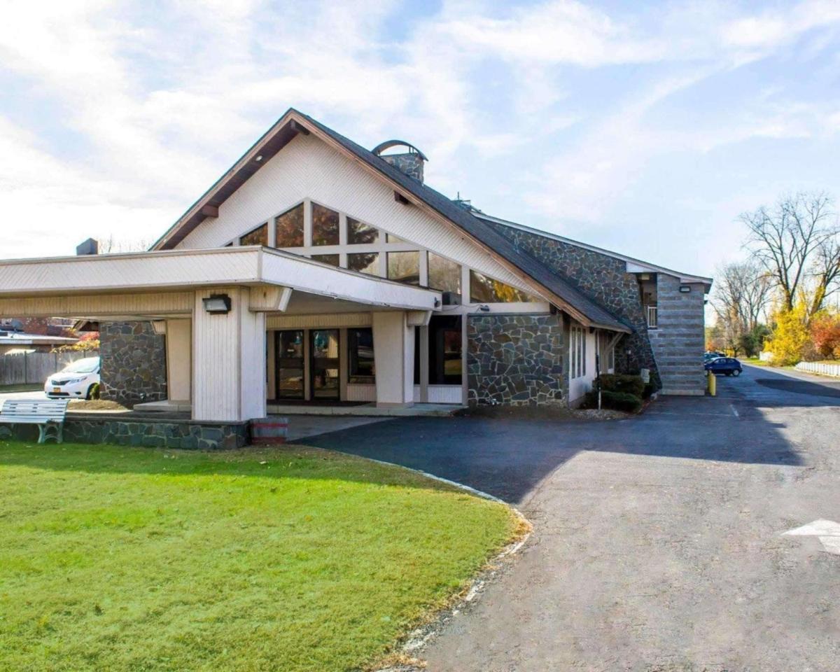 Econo Lodge Colonie Center Mall - main image