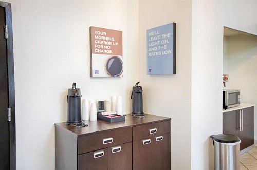 Motel 6-Albany NY - image 20