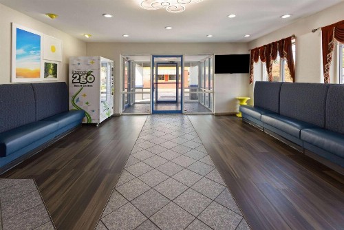 Days Inn & Suites by Wyndham Albany - image 12