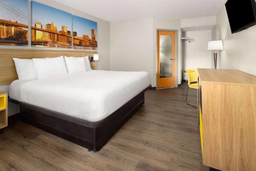Days Inn & Suites by Wyndham Albany - image 15