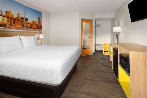 Days Inn & Suites by Wyndham Albany - image 16