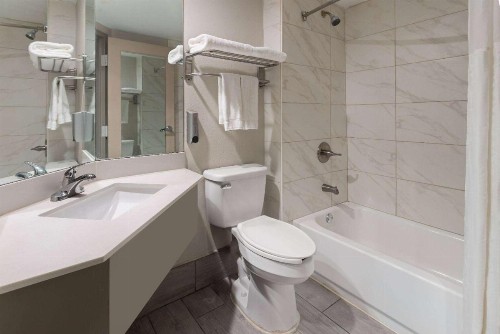Days Inn & Suites by Wyndham Albany - image 19