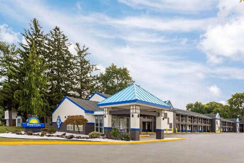 Days Inn & Suites by Wyndham Albany - image 4