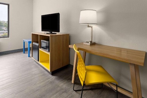 Days Inn & Suites by Wyndham Albany - image 49