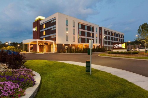 Home2 Suites by Hilton Albany Airport/Wolf Rd - image 4