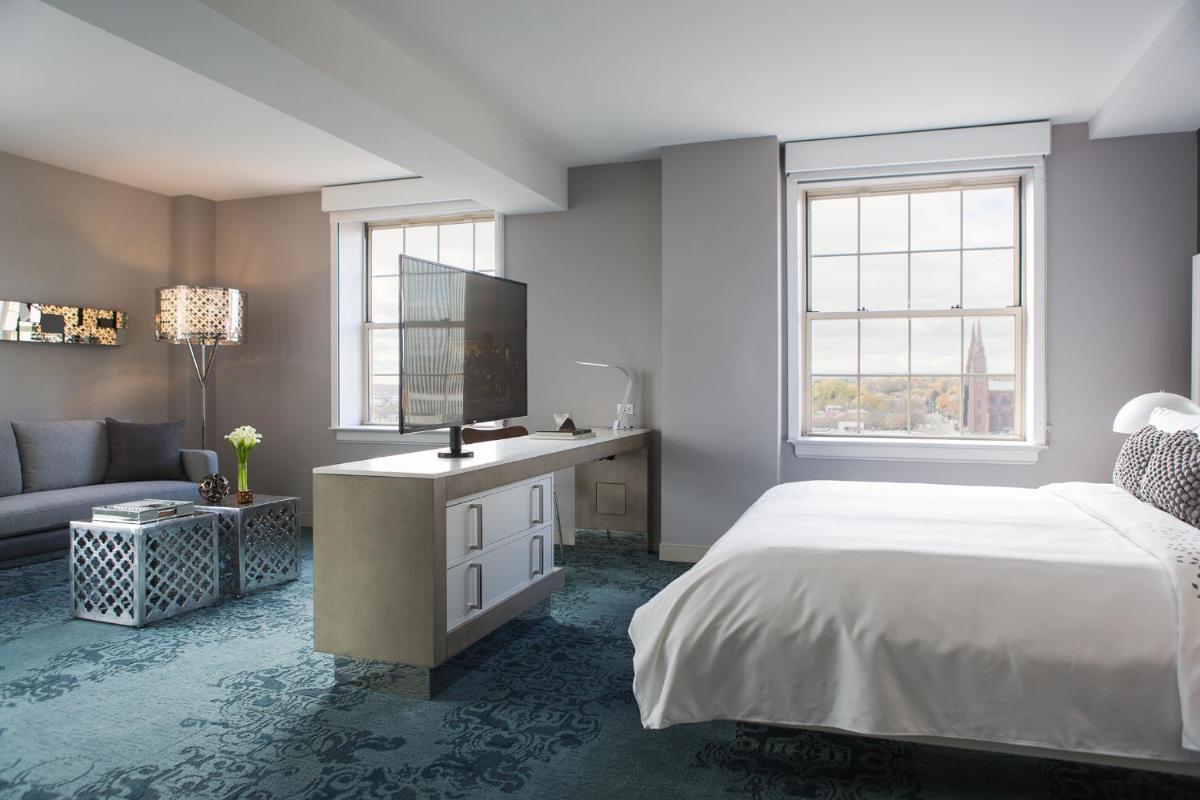 Renaissance Albany Hotel - image 3