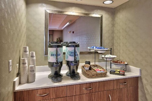 Hilton Garden Inn Albuquerque/Journal Center - image 15