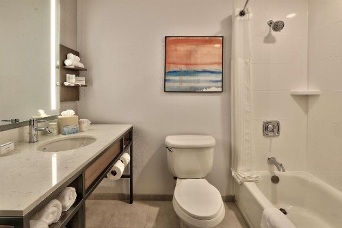 Hilton Garden Inn Albuquerque/Journal Center - image 2