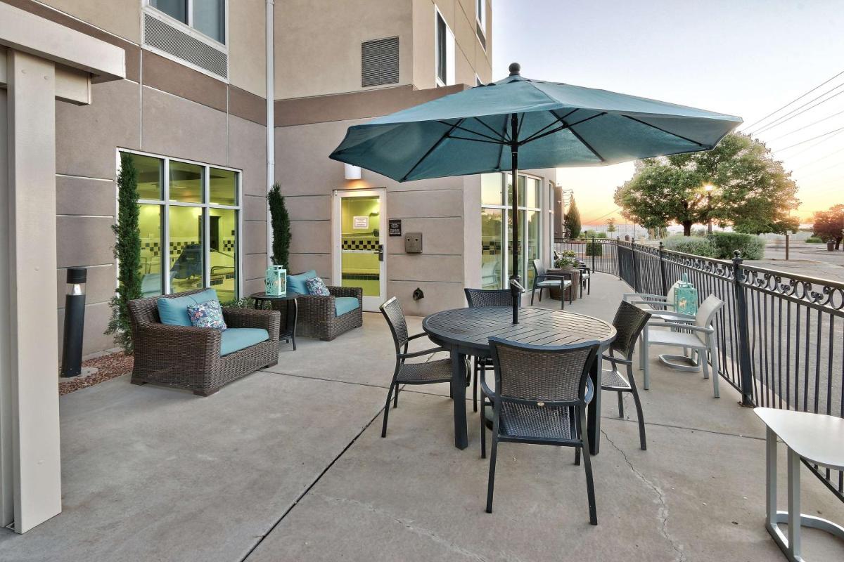 Hilton Garden Inn Albuquerque/Journal Center - image 4