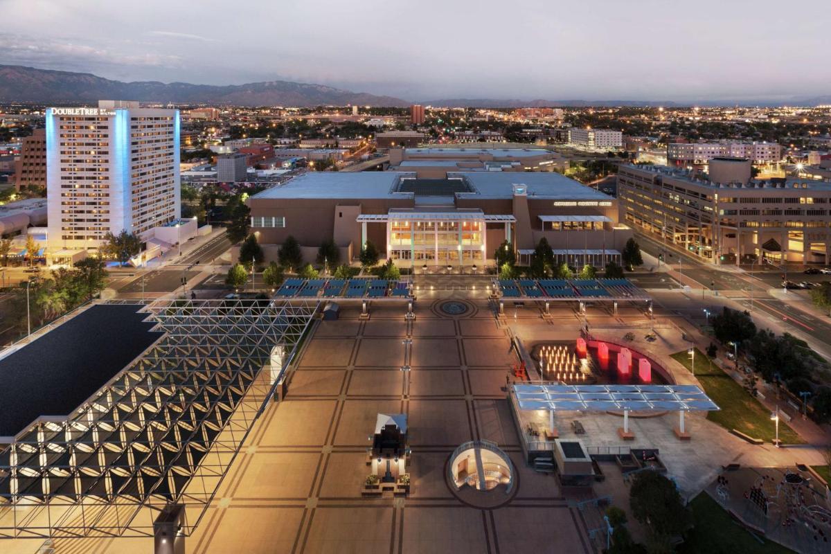 DoubleTree by Hilton Downtown Albuquerque - image 2