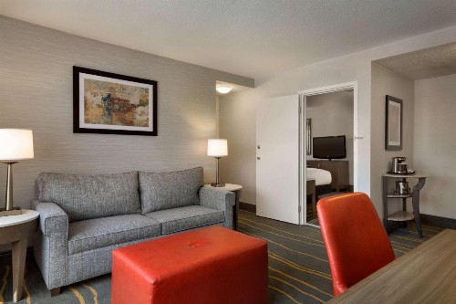 DoubleTree by Hilton Downtown Albuquerque - image 33