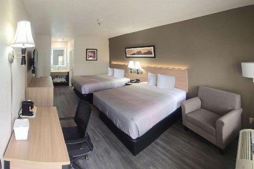 Super 8 by Wyndham Albuquerque Airport