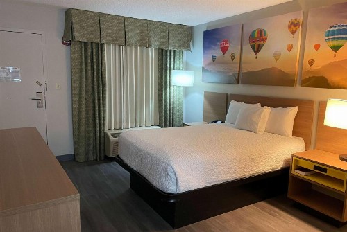 Days Inn & Suites by Wyndham Albuquerque North - image 12