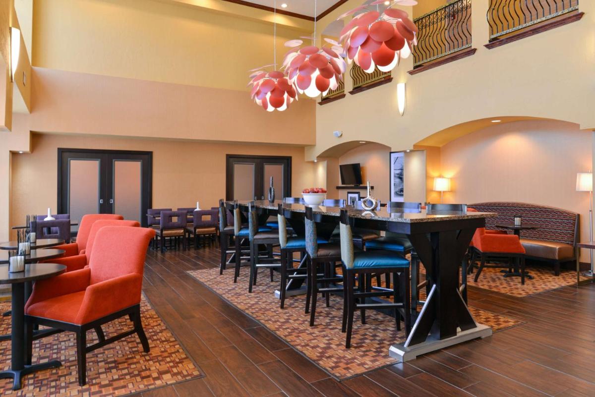Hampton Inn & Suites Albuquerque-Coors Road - image 6