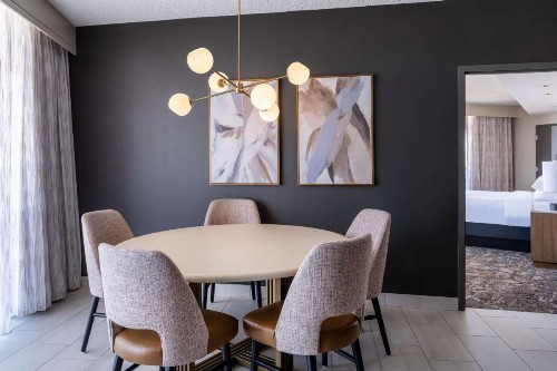 Embassy Suites by Hilton Albuquerque - image 3