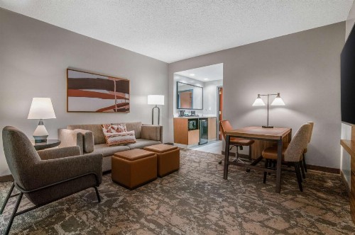 Embassy Suites by Hilton Albuquerque - image 36