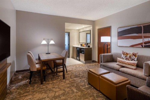 Embassy Suites by Hilton Albuquerque - image 38