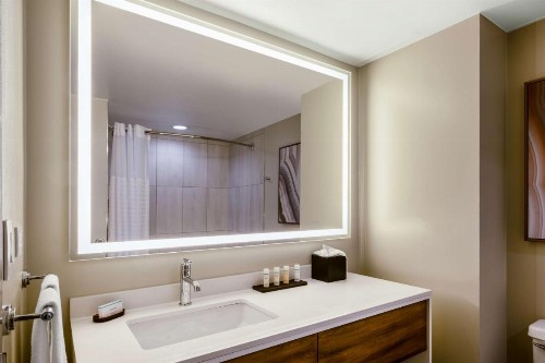 Embassy Suites by Hilton Albuquerque - image 40