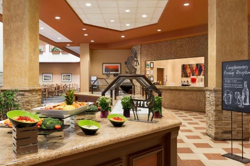 Embassy Suites by Hilton Albuquerque - image 43