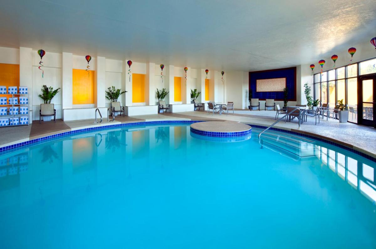 Sheraton Albuquerque Uptown - image 4