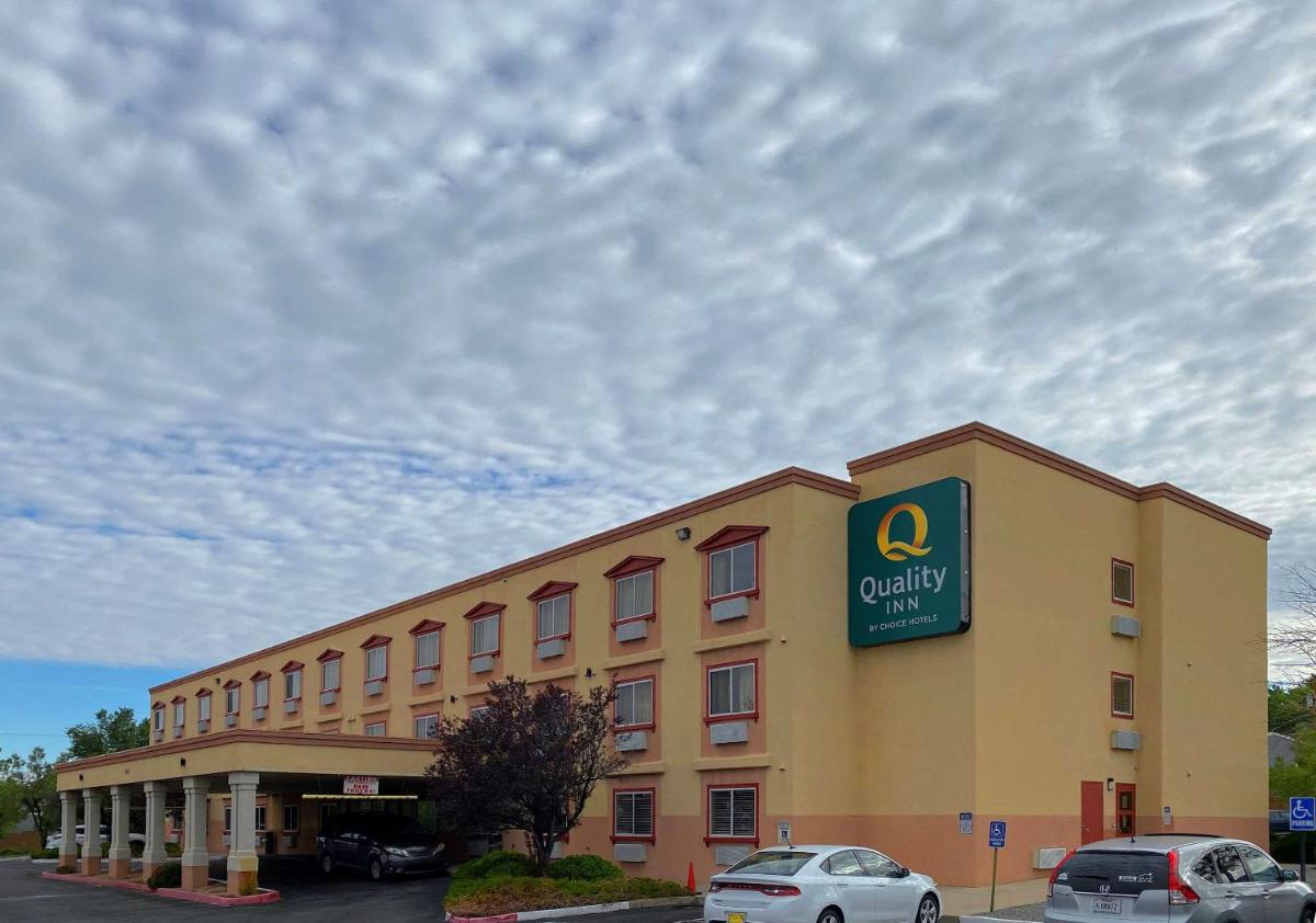Quality Inn Albuquerque East I-40 Juan Tabo Exit - main image