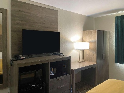 Quality Inn Albuquerque East I-40 Juan Tabo Exit - image 19