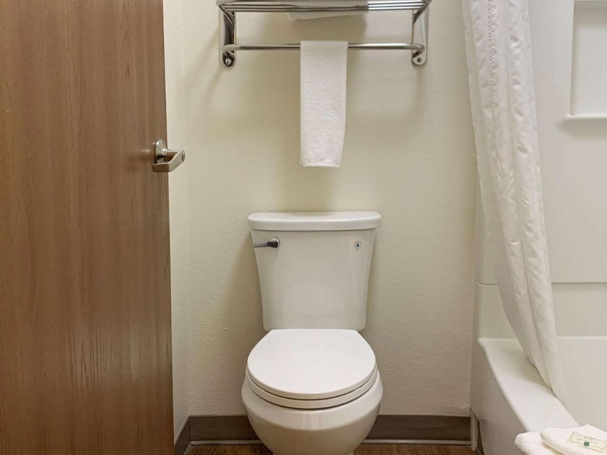 Quality Inn Albuquerque East I-40 Juan Tabo Exit - image 4