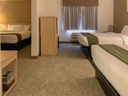 Quality Inn Albuquerque East I-40 Juan Tabo Exit - image 6