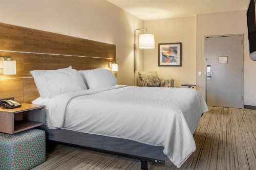 Holiday Inn Express Hotel & Suites Albuquerque Midtown an IHG Hotel - image 36