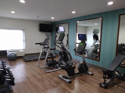 Holiday Inn Express Hotel & Suites Albuquerque Midtown an IHG Hotel - image 39