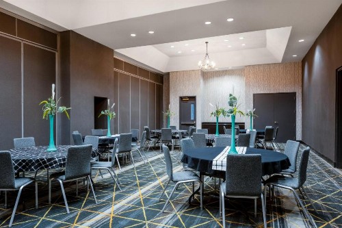 Holiday Inn Hotel & Suites Albuquerque Airport an IHG Hotel - image 28