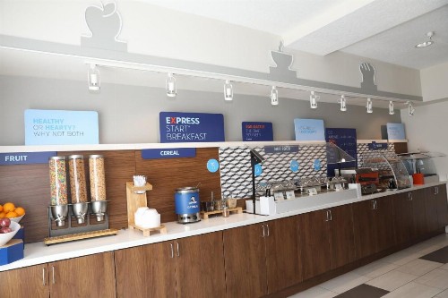 Holiday Inn Express Hotel & Suites Albuquerque Airport an IHG Hotel - image 16
