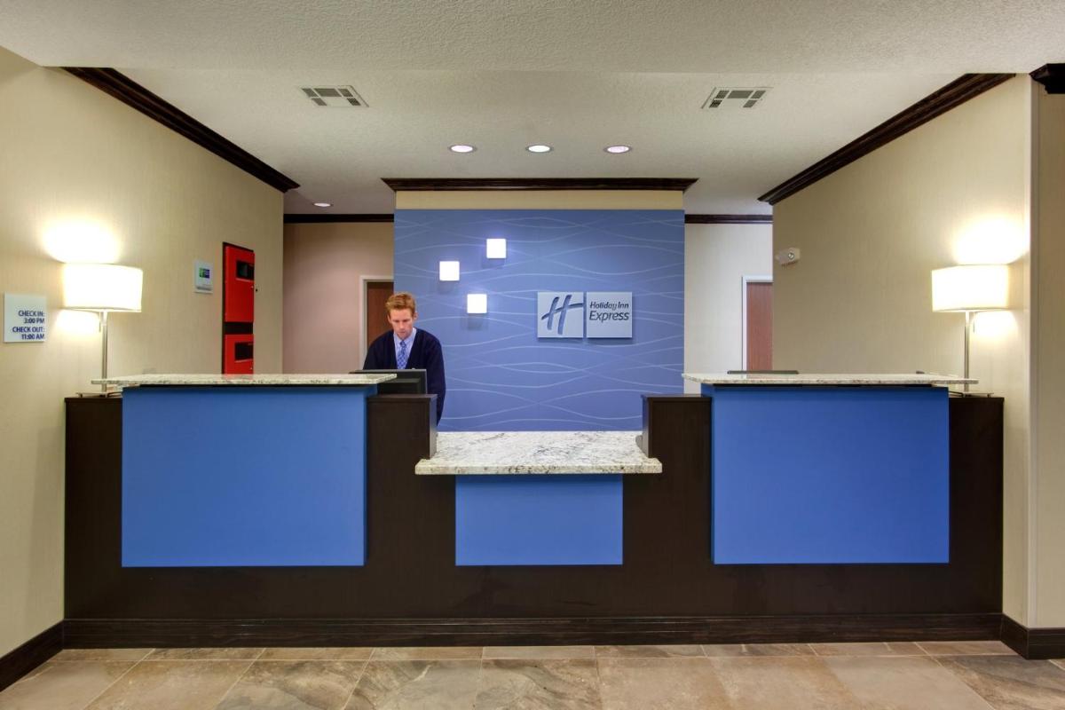 Holiday Inn Express Hotel & Suites Albuquerque Airport an IHG Hotel - image 2