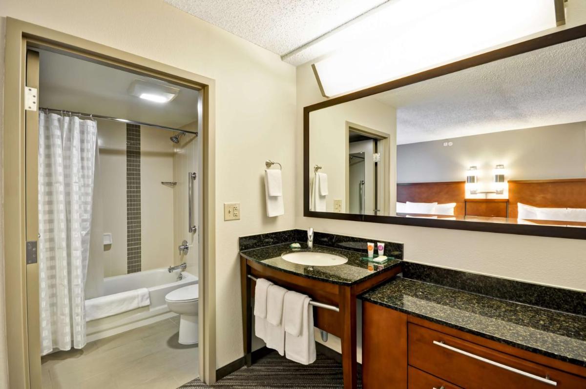 Hyatt Place Albuquerque Uptown - image 4