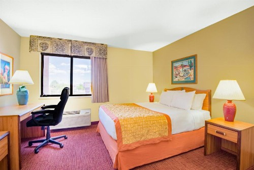Hawthorn Suites by Wyndham Albuquerque - image 16